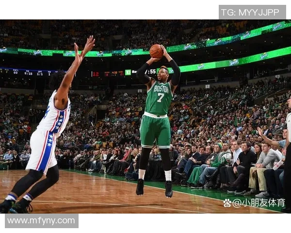 热火与凯尔特人激战正酣NBA季后赛精彩对决引发球迷热议